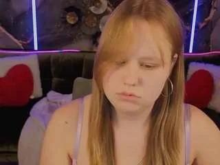 Freechat crystallpaws on CamSoda