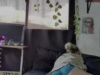 Freechat cute-melanie on CamSoda