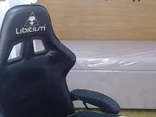 danatella-t on CamSoda 