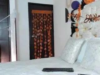Freechat danipeach on CamSoda