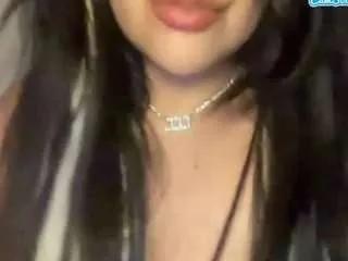 ellumiie on CamSoda 
