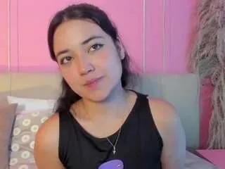 emelyy-carter on CamSoda 