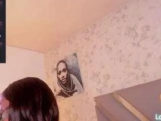emiilyrosee on CamSoda 