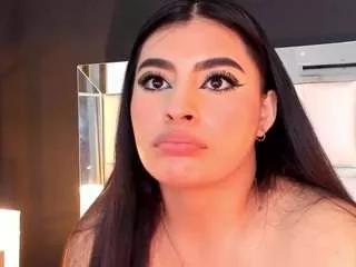 emma-kitty on CamSoda 
