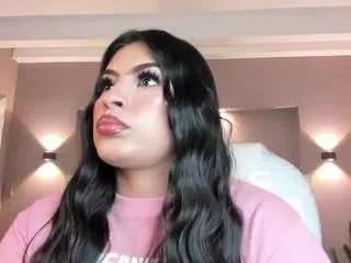 emma-kitty on CamSoda 