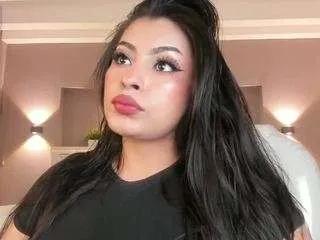 emma-kitty on CamSoda 