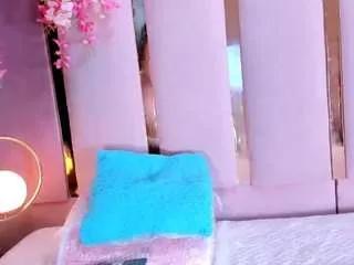 emmawilliams22 on CamSoda