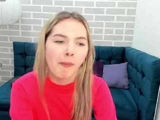 evelineamore on CamSoda 
