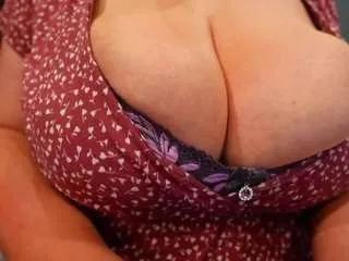 happyalice on CamSoda 