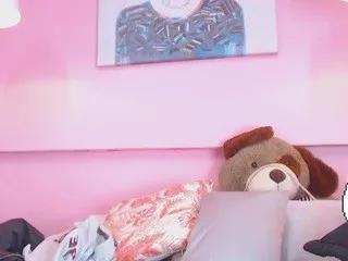 holly-brooke on CamSoda 