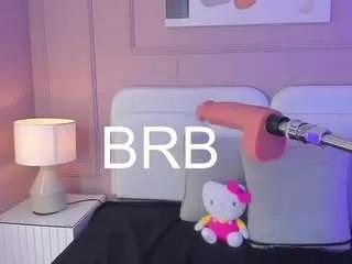 hottieminee on CamSoda 