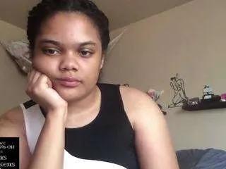 infinitiwhitebaby on CamSoda 