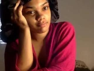 infinitiwhitebaby on CamSoda 