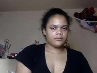 infinitiwhitebaby on CamSoda 