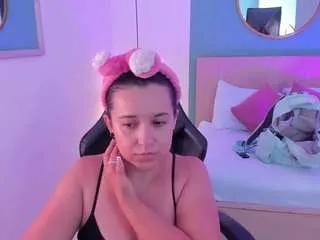Private izaro-22 on CamSoda