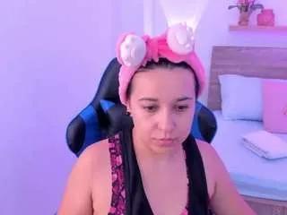 Private izaro-22 on CamSoda