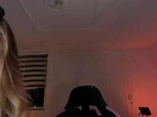 jenna-bluee on CamSoda 