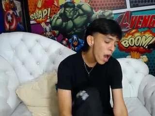 jisus-cat on CamSoda