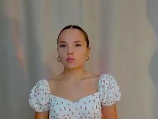 Offline juleehamra on CamSoda