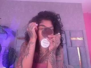 juliia-rose on CamSoda