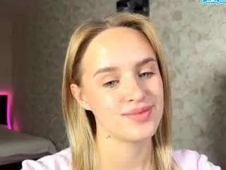 Offline kieraleeming on CamSoda