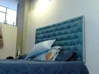 Offline kinky-secretary on CamSoda