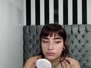 Offline koraa-t on CamSoda