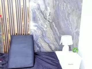 Freechat laurasaenz01 on CamSoda
