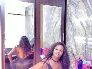 Freechat laurasaenz01 on CamSoda