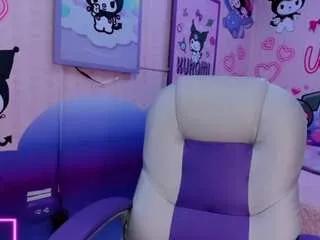 little-mommy on CamSoda 