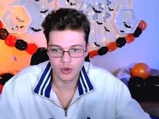 Offline lucas-long on CamSoda