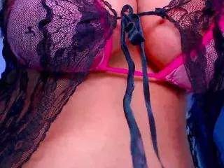 lyalatin4 on CamSoda 