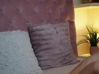 maiamini on CamSoda