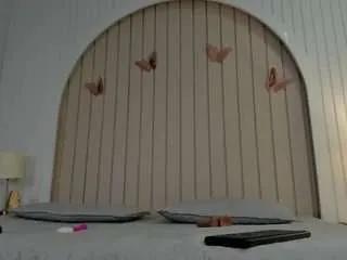 Offline maira-gil on CamSoda