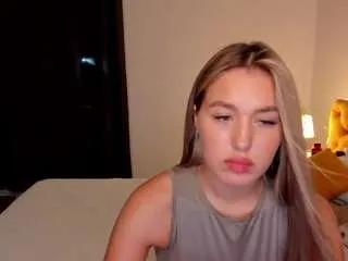 Offline mavis-willis on CamSoda
