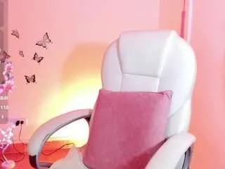 Freechat melody-staarr on CamSoda