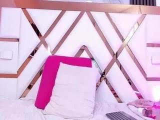 miilaklum on CamSoda 