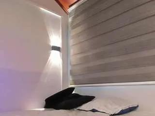 Freechat mill-blue on CamSoda