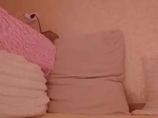 millisenta on CamSoda