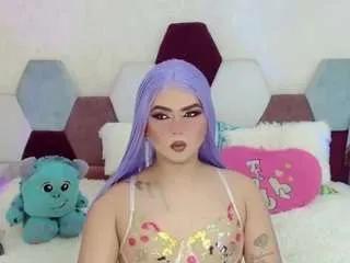 miss-adriana on CamSoda 