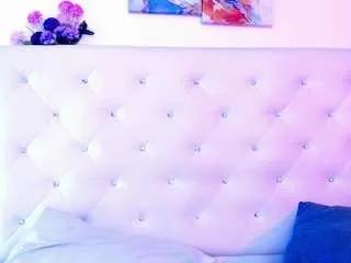 molly-curvyhot on CamSoda