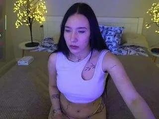nikkigoldside on CamSoda 