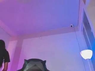 Offline nikkitadragon on CamSoda