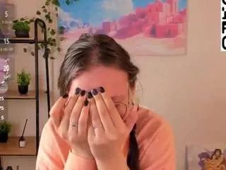 noora-moore on CamSoda 