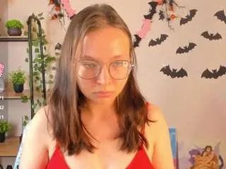 noora-moore on CamSoda 
