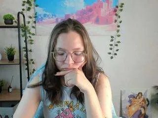 noora-moore on CamSoda 