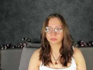 noora-moore on CamSoda 