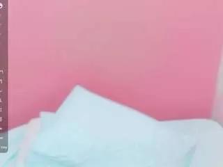 petitelittleebony on CamSoda
