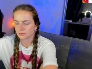 piinkpandora on CamSoda 
