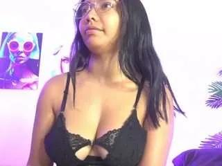 pocahotass-11 on CamSoda